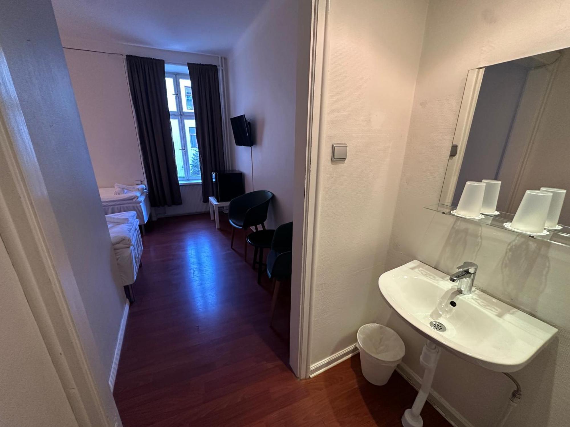 Vattengraendens Vandrarhem & Hotel Norrköping Extérieur photo
